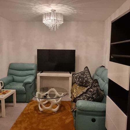 Large Room With Netflix Ньюгейвен Екстер'єр фото